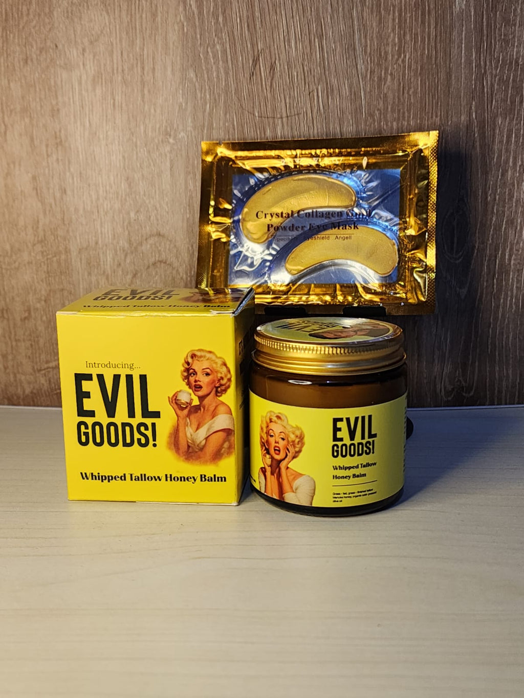Bálsamo Evil Goods en frasco y caja