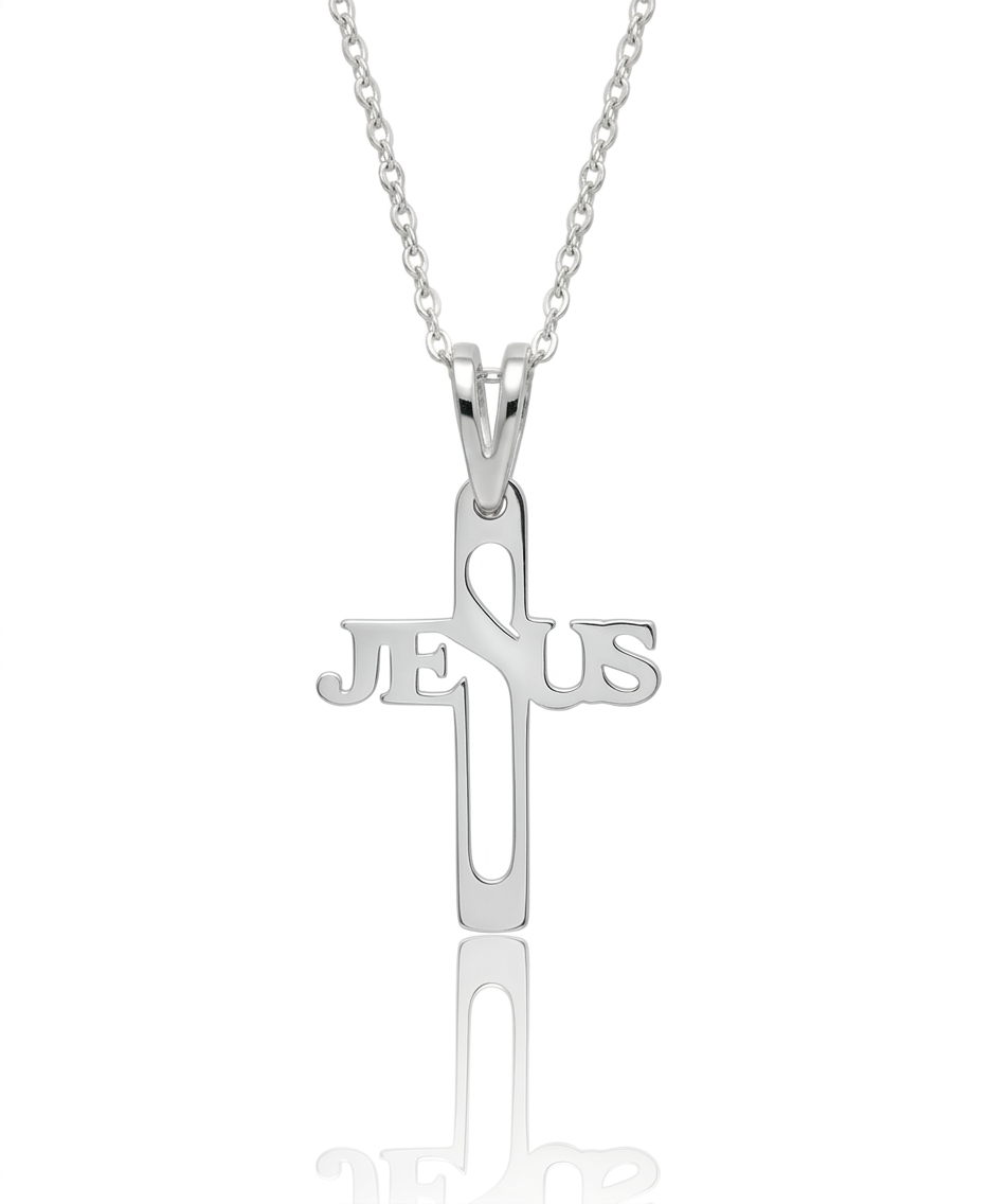 Cadena y dije cruz de Jesús pequeña en plata sobre fondo claro