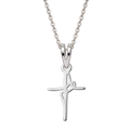 Cadena y dije cruz fe grande en plata 925, producto aislado sobre fondo transparente.