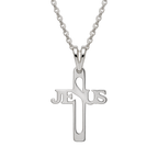 Cadena y dije cruz de Jesús grande en plata, producto aislado sobre fondo transparente.